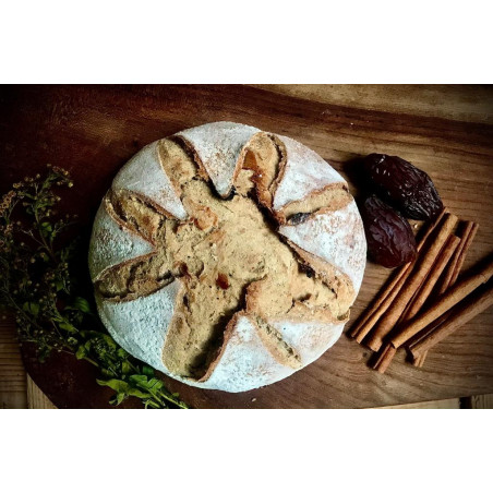 Pan con dátiles y canela