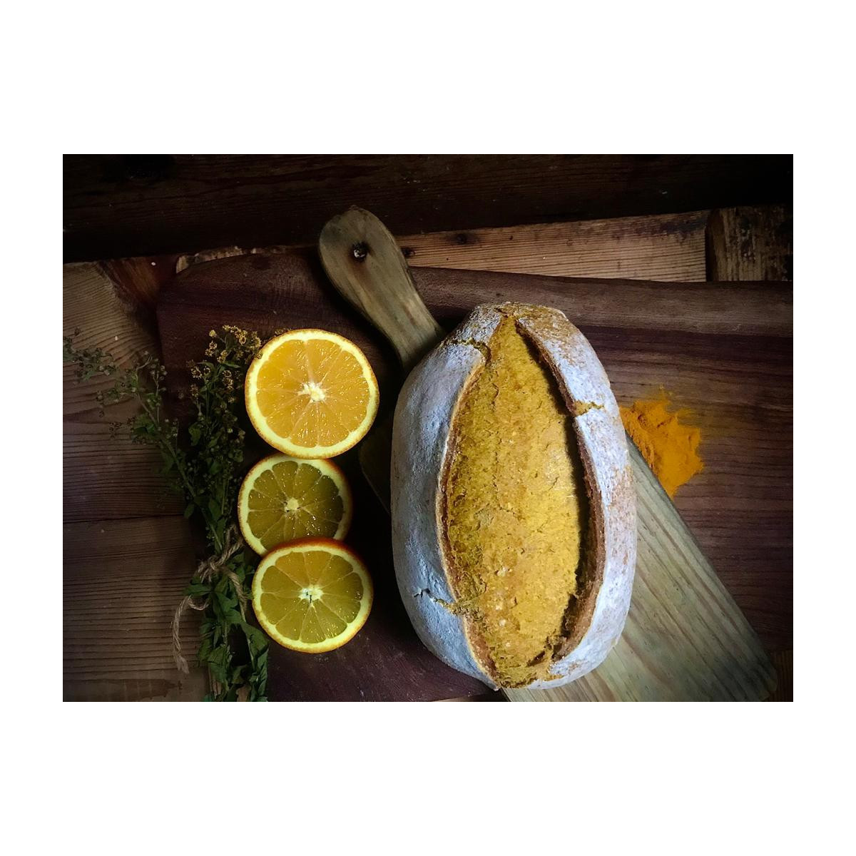 Pan con naranja y cúrcuma
